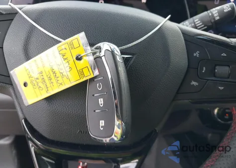 2025 Chevrolet Trax Fwd 2Rs z USA, uszkodzony, nr VIN KL77LJEP9SC086280